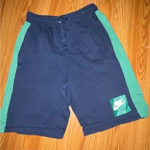 Boys Nike shorts size Large